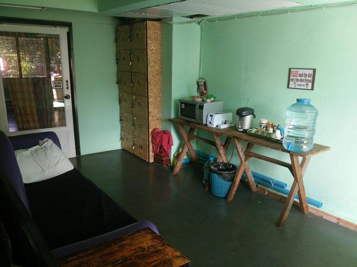 J Giant Hostel Chiang Mai Buitenkant foto