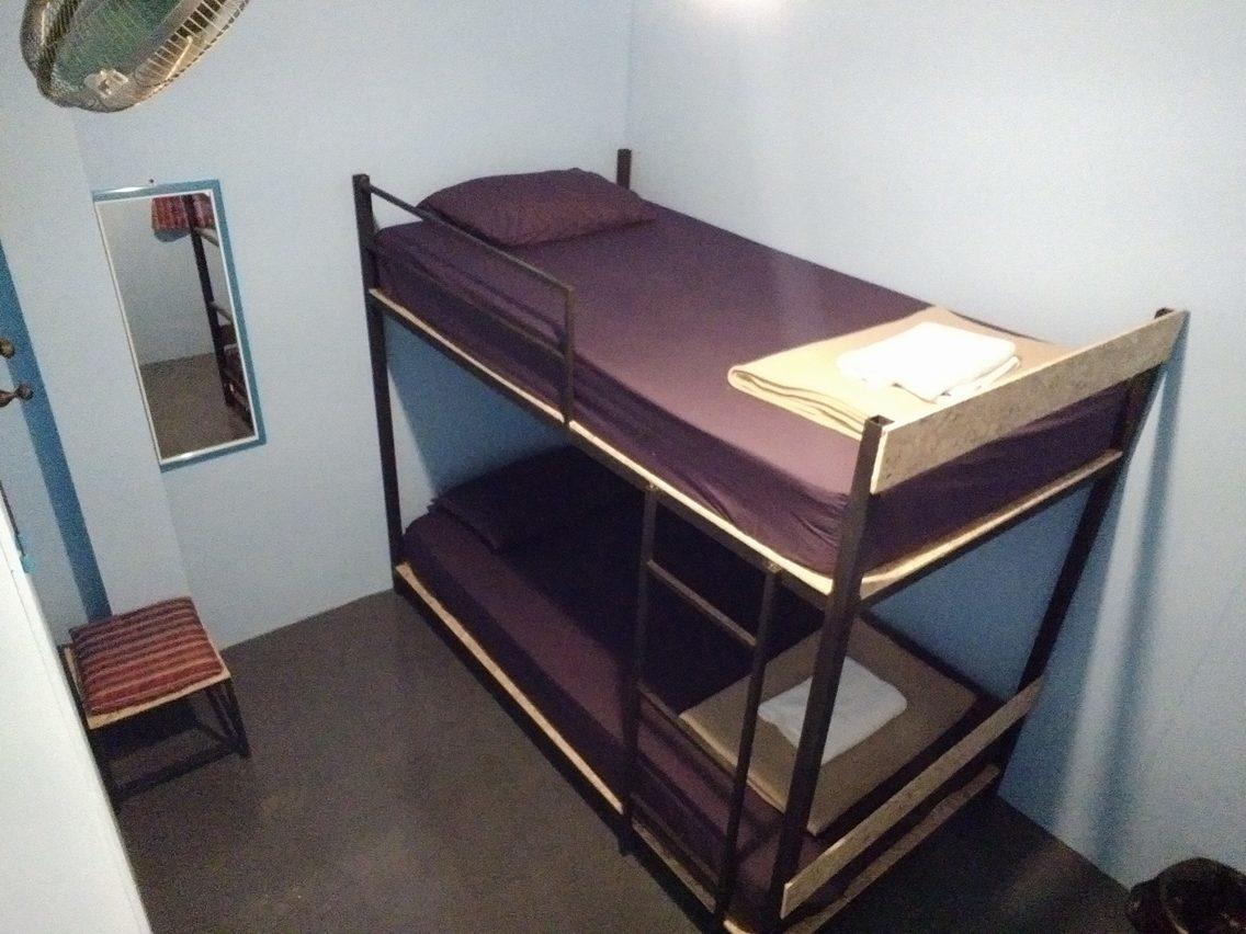 J Giant Hostel Chiang Mai Buitenkant foto